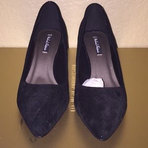 Black velvet kitten heel